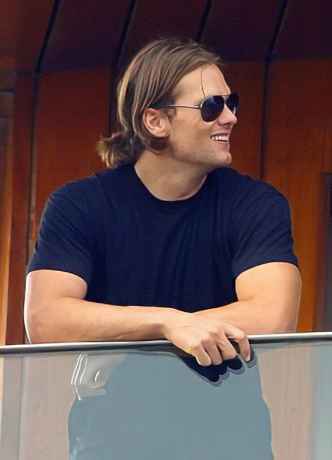 Ultimate Guide To Man Bun Hairstyle 14 Man Bun Hairstyle