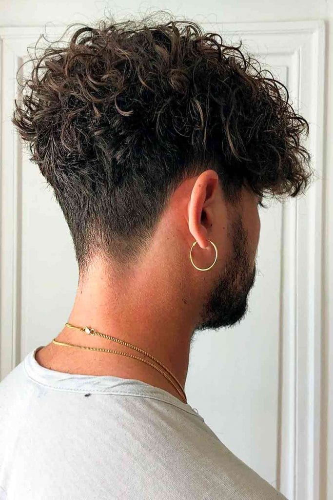 30 Italian Men Hairstyles That Will Make You Stand Out 9 Italian men hairstyle Italian Chic Curls