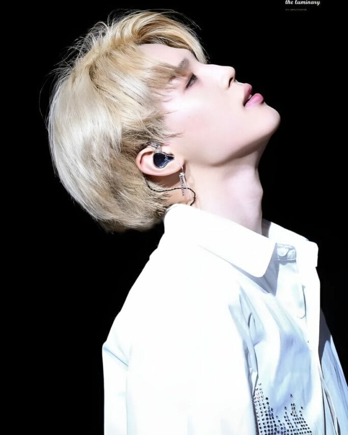 18 Jaw-Dropping Jimin Hairstyles You Have to See! 15 Jimin Hairstyles 17 18 Jaw-Dropping Jimin Hairstyles You Have to See!
