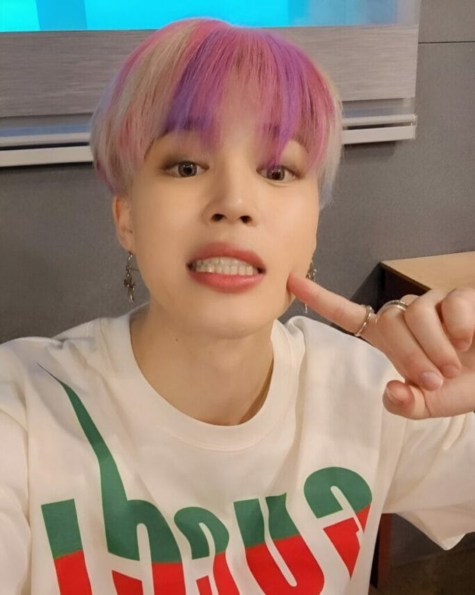 18 Jaw-Dropping Jimin Hairstyles You Have to See! 7 Jimin Hairstyles 7 18 Jaw-Dropping Jimin Hairstyles You Have to See!