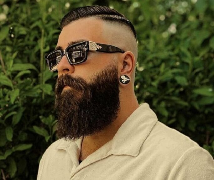 Classic Long Best Beard for Your Oval Face Shape