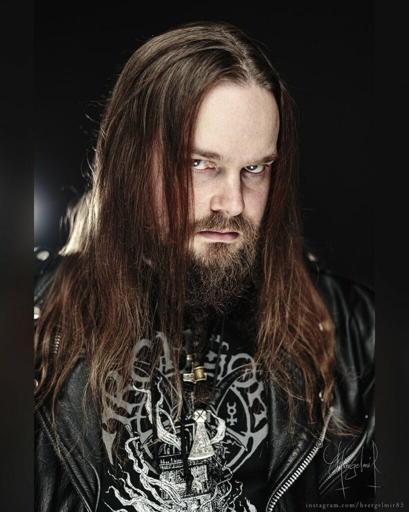 Braided Beard Style: 21 Badass Haircuts For Formidable Warriors 9 Neat Braided Beard Style