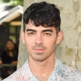 Discover Men's Fringe Haircut Magic: The Style You Can't Resist! 18 Wavy Fringe Hairstyle