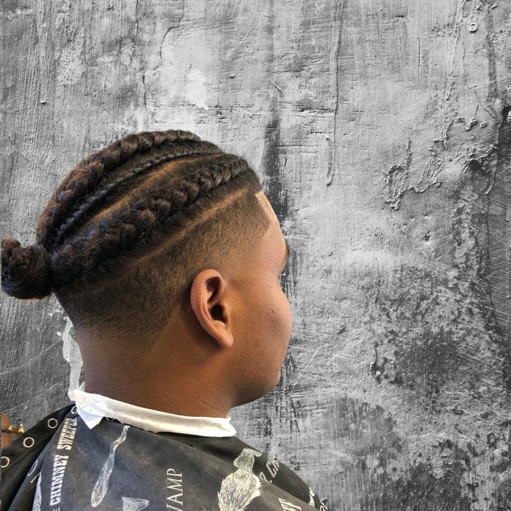 Widow's Peak: 28 Dope Hairstyles To Pull A Stunning Natural Look 27 Small bun Widow's Peak