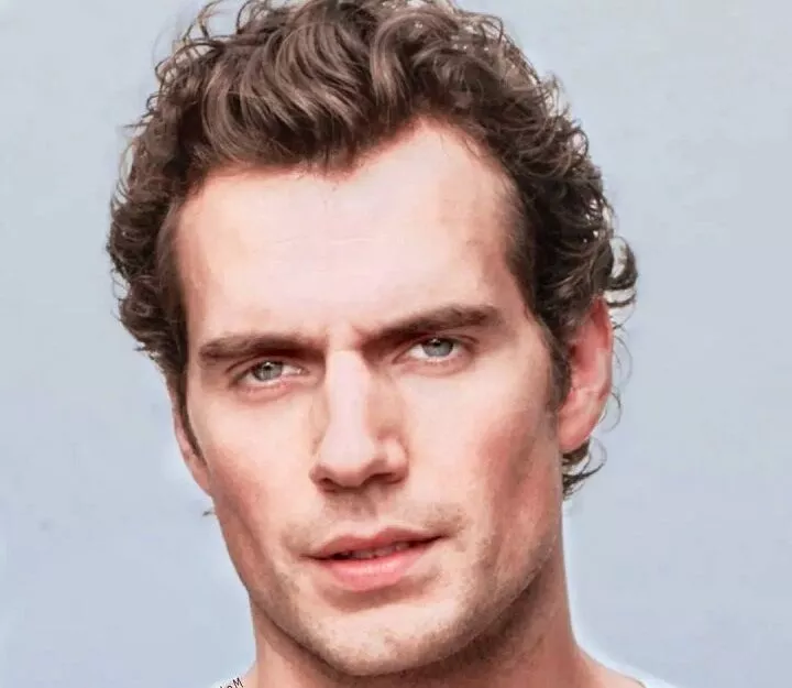 Latest Henry Cavill Haircut For Men To Rock