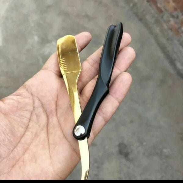 Ultimate Guide on How to Shave Your Head To Get A Bald Look 17 Rinse Blade Frequently