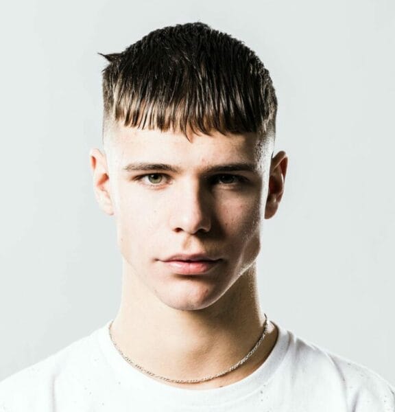 Square It Up: Men's Haircuts for Square Faces to Rock Your Look 28 Men's Haircuts for Square Faces