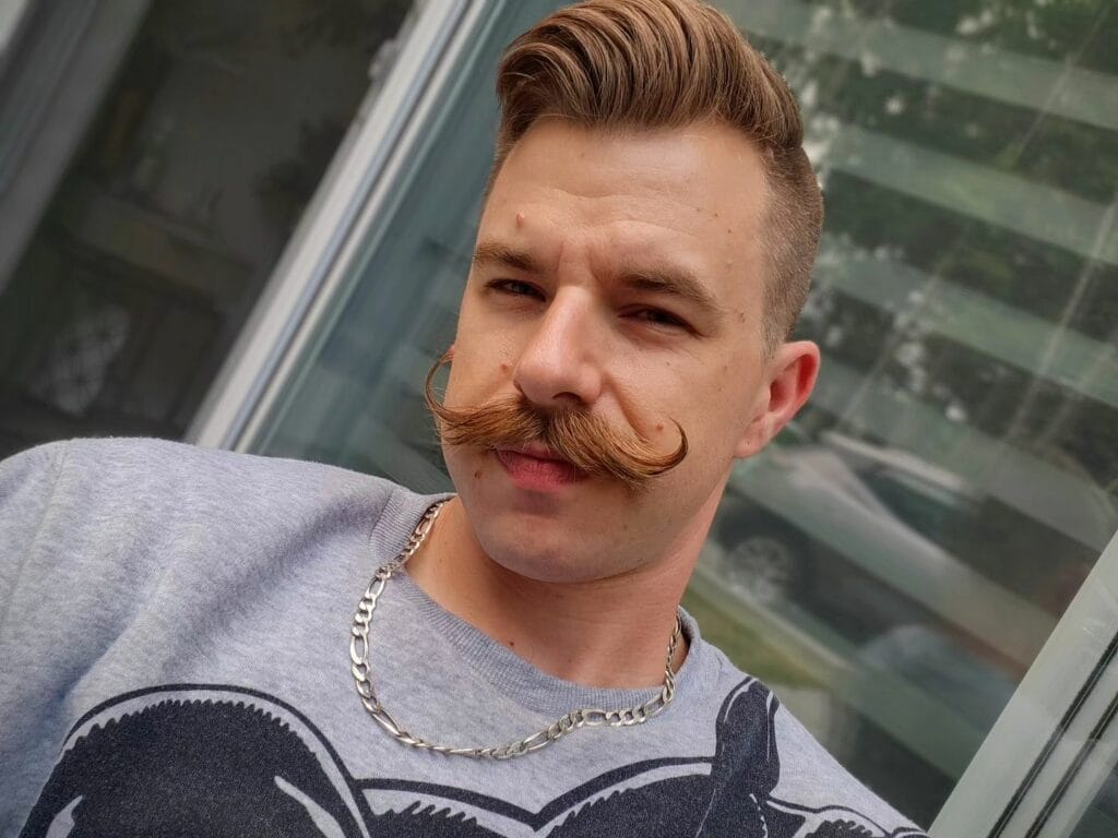 How to Curl Mustache: Unravel the Secret to Dapper Charm! 1 How to Curl Mustache: Unravel the Secret to Dapper Charm!