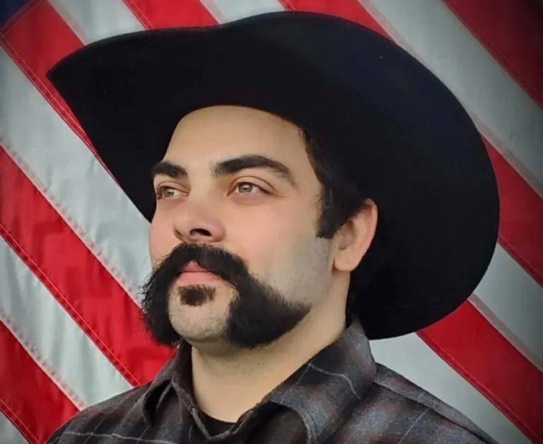 Horseshoe Mustache: Rocking the Bold & Distinguished Look! 3 Horseshoe Mustache: Rocking the Bold & Distinguished Look!