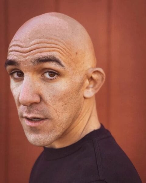 Ultimate Guide On How To Shave Your Head To Get A Bald Look - 2025