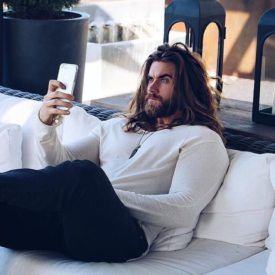 Locks That Rock: 25 Long Hairstyles for Men to Turn Heads 4 25 Long Hairstyles for Men to Turn Heads