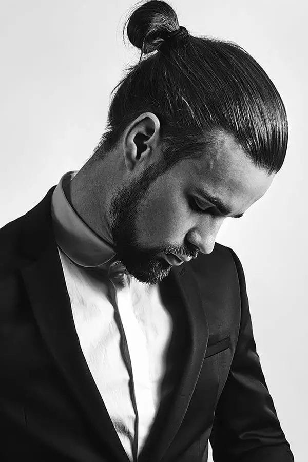 How to Slick Back Hair: Timeless & Suave Style!