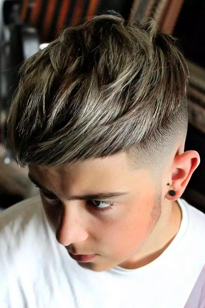 Men's Prom Hairstyles: Stand Out & Impress on Your Big Night! 41 Stylish Grey Curls