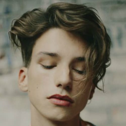 Men's Prom Hairstyles: Stand Out & Impress on Your Big Night! 47 Highlighted Bangs