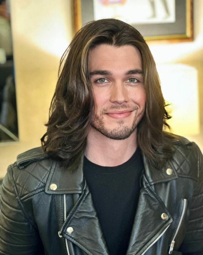 Best men's hairstyles for oval faces. A complete guide. 16 Shoulder-Length Layers for Oval Faces