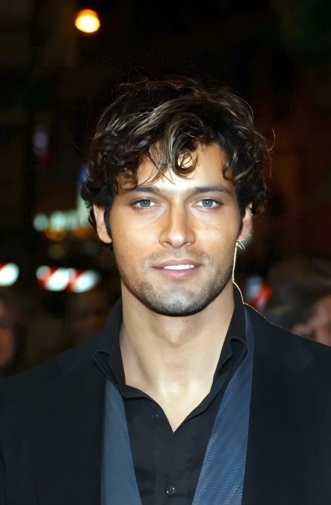 30 Italian Men Hairstyles That Will Make You Stand Out 5 italian men hairstyles Messy Curls